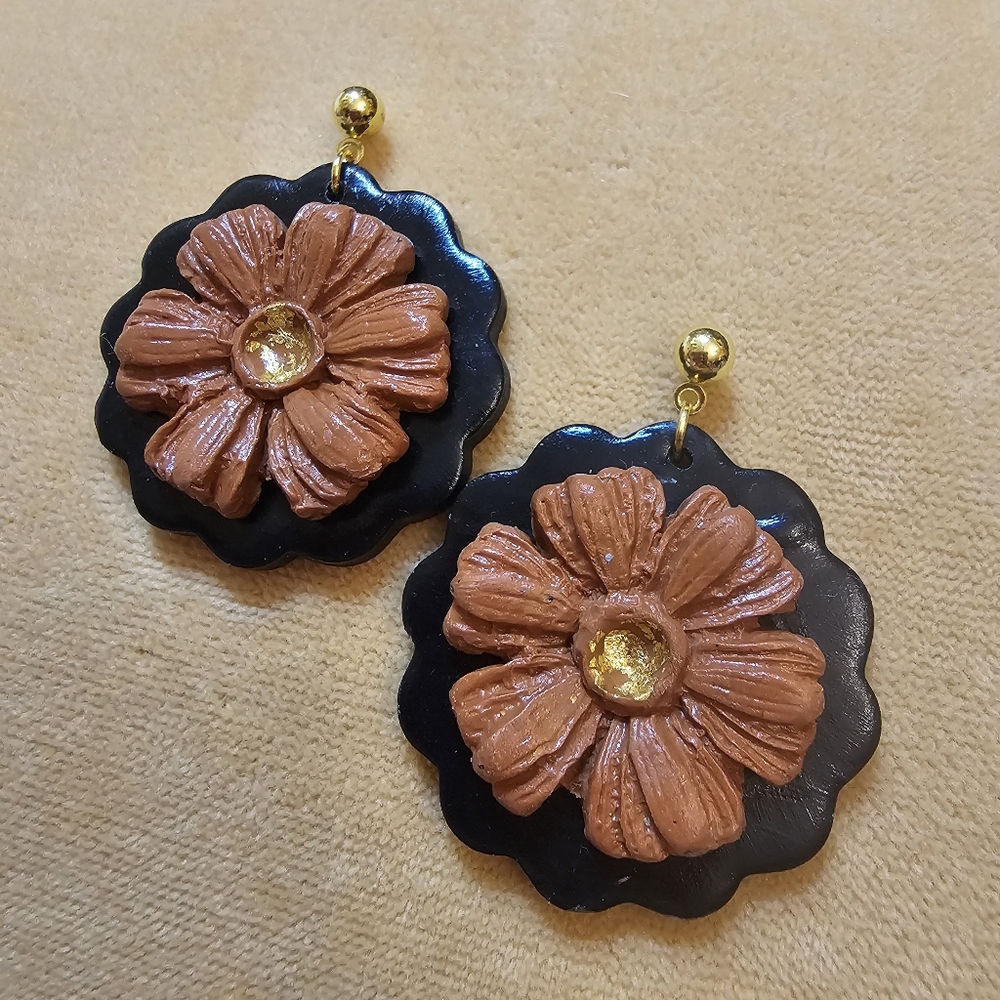 ✨️ Floral Terracotta & Black Clay Earrings ✨️